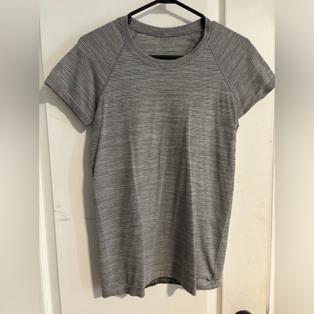 Lululemon swiftly top